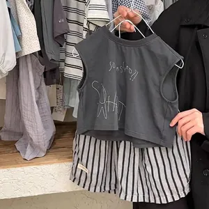 Ensemble d'été pour enfants avec débardeur en coton imprimé dinosaure et short à rayures