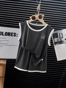 Conjunto de ropa de casa infantil en modal gris oscuro con camiseta sin mangas y pantalón
