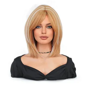 Perruque courte bob blonde avec mèches blanches et frange latérale sur un mannequin féminin