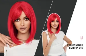 Dettaglio della parrucca bob corta rossa lucida con frangia per cosplay e moda