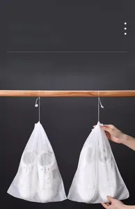 Bolsas de malla para lavar zapatos en poliéster transpirable con lazo para colgar y secar