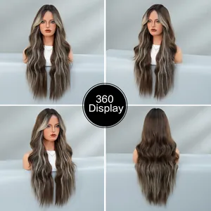 Vue détaillée à 360 degrés d'une perruque longue ondulée avec mèches blondes et brunes