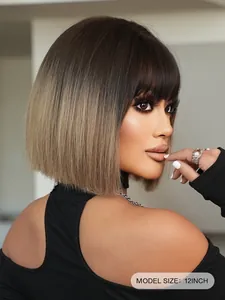 Détail d'une perruque bob de 12 pouces montrant la coupe dégradée et l'effet ombré