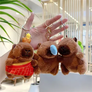 Trois porte-clés Capybara en peluche avec accessoires mignons et crochets métalliques
