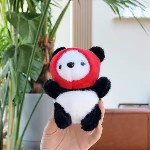 Süßer Panda-Plüschanhänger mit rotem Apfel-Kapuzenpulli und weichem, flauschigem Fell