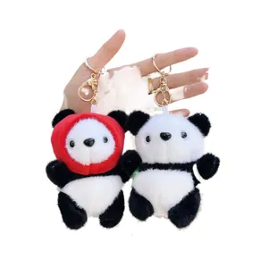 Niedliche Panda-Plüschanhänger-Set mit rotem Kapuzen-Design und goldener Metallschließe