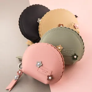 Monedero de Cuero PU para Mujer con Borde Festoneado Decoración de Flores y Perlas Mini Billetera con Cremallera Estilo Fresco