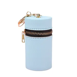 Mini portamonete azzurro in pelle Saffiano con cerniera dorata e portachiavi