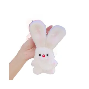 Schattige witte pluchen konijnen knuffel sleutelhanger met zachte, pluizige textuur