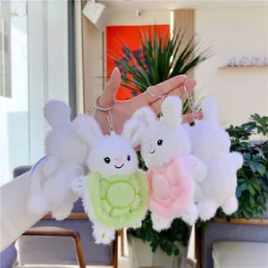 Lindo llavero de conejo de peluche con caparazón de tortuga y anillo de metal plata