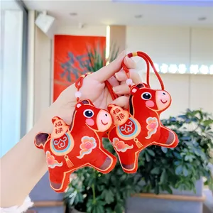 Chinesischer Stil Traditioneller Plüsch Pferd Schlüsselanhänger Bestickt Blumenmuster Satin Stoff Tasche Anhänger Glückstier Dekoration