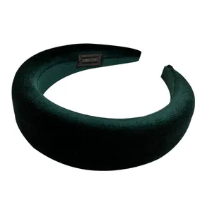 Serre-tête en velours vert foncé rembourré avec étiquette faite main et texture fine