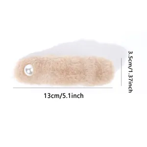 Grande molletta per capelli in peluche cammello con perla e misura di 13 cm