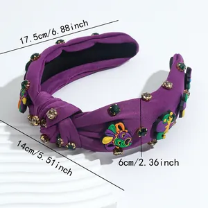 Dettaglio delle dimensioni del cerchietto Mardi Gras: altezza 17,5 cm e larghezza 6 cm