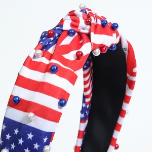 Détail du serre-tête noué drapeau américain avec perles et motifs étoilés