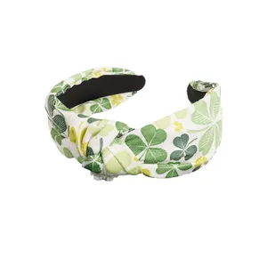 Bandeau croisé trèfle avec imprimé vert sur tissu blanc pour la Saint-Patrick