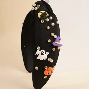 Detail von Halloween-Haarreif mit Geist, Kürbis, Hexenhut und künstlichen Perlen