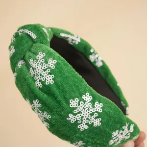 Grüner Samt-Weihnachtshaarreif mit weißen Pailletten-Schneeflocken und Knotendesign