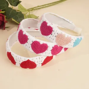 Lot de trois serre-têtes en tricot avec cœurs et design au crochet fait main