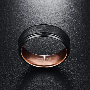 Bague pour homme en carbure de tungstène noir brossé et accents or rose