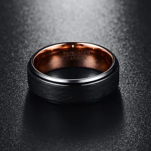 Bague en carbure de tungstène pour hommes, surface noire brossée et intérieur or rose