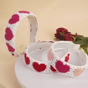 Serre-tête en Tricot au Crochet Fait Main avec Cœur pour Femme Serre-tête Large Antidérapant Accessoires de Cheveux en Tricot Doux