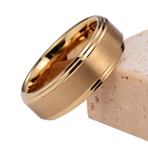 Bague Anneau en Acier au Tungstène pour Hommes Centre Mat Brossé Bord Biseauté Poli Plaqué Or Bijoux de Mode
