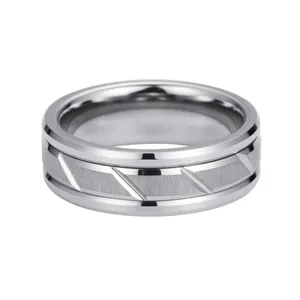 Set di anelli in tungsteno da uomo con superficie metallica spazzolata e scanalature geometriche