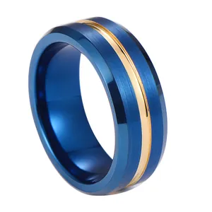 Bague homme en tungstène bleu avec bande dorée, finition brossée et bords polis