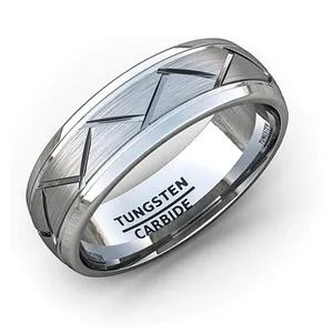 Bague en carbure de tungstène avec finition brossée et rainures géométriques