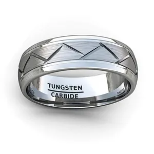 Bague pour homme en carbure de tungstène brossé avec rainure zigzag et bords polis
