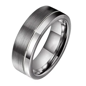 Bague en tungstène avec finition brossée gris mat et surface miroir polie argentée