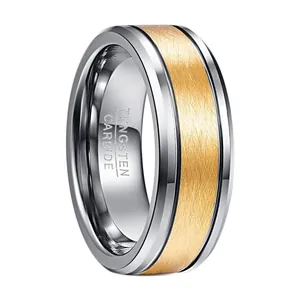 Bague pour homme en carbure de tungstène avec bords polis argentés et centre doré brossé