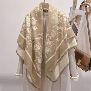 Sciarpa Quadrata da Donna Vintage con Stampa Floreale e Farfalle Grande Scialle in Poliestere Caldo Invernale Moda Pendolare