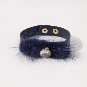 Donkerblauwe pluche PU-lederen armband met grote zirkon en gouden drukknopen