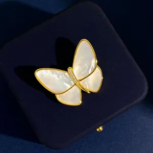 Gold Plated Copper White Shell Butterfly Brooch Elegant Zirconia Fashion Pin For Women Banquet Wedding Accessories Jewelry