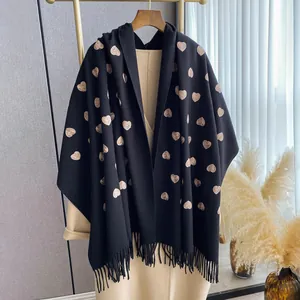 Sciarpa Donna con Motivo a Cuore in Poliestere Imitazione Cashmere Elegante Scialle Grande con Nappe Caldo Wrap Invernale Stile Etnico