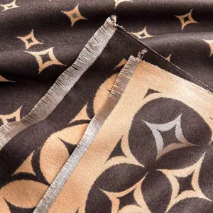 Scialle in cashmere con motivo geometrico a stelle e nappe marrone e kaki pashmina