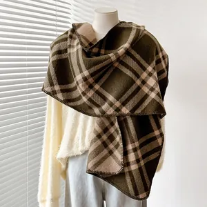Elegante sciarpa a quadri vintage da donna con tocco cashmere e bordi rifiniti