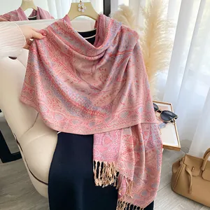 Châle pashmina bohème rose et bleu avec élégantes franges et motif cachemire