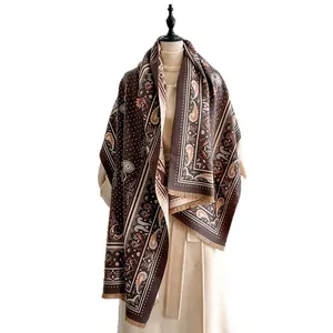 Herbst-Kaschmir-Schal mit Paisley-Jacquardmuster und feinen Fransen am Rand