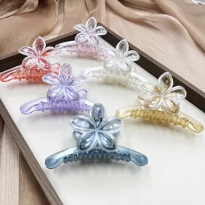 Set di sei mollette per capelli a forma di fiori di frangipane perlati colorati