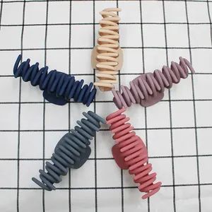 Lot de 5 pinces à cheveux mates de 11cm aux tons neutres avec dents en forme de vagues