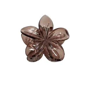 Pinza per capelli a forma di fiore ambra traslucida con petali in resina lucida