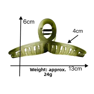 Detailed dimensions of a 13cm dark green matte shark hair clip on a white background
