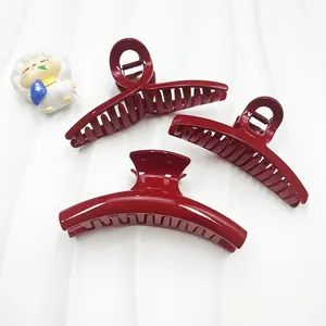 Lot de trois pinces à cheveux élégantes rouge foncé en acrylique brillant pour femmes