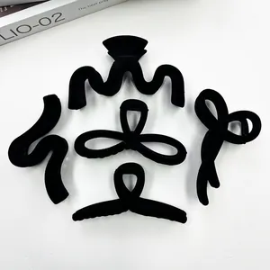 Vintage Flocking Large Hair Claw Clips For Women Black Matte Velvet Bow Wave Shark Clip Elegant Autumn Winter Hair Accessories