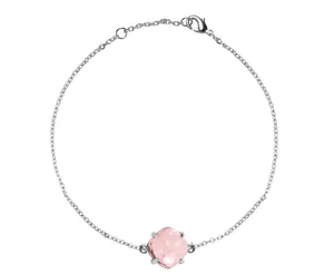 Detail van zilveren armband met roze vierkante kristal en stevige karabijnsluiting