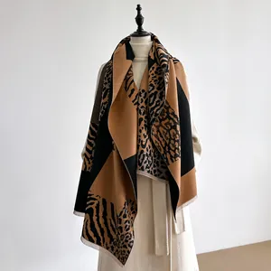 Bufanda de Imitación de Cachemira para Mujer Estampado de Leopardo y Cebra Patchwork Bufanda de Invierno Cálida Con Borlas