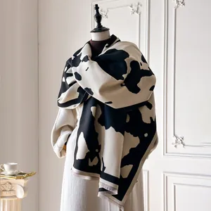 Écharpe Femme Mode en Imitation Cachemire Imprimé Vache Grand Châle Chaud Automne Hiver Enveloppement avec Glands Accessoires Élégants